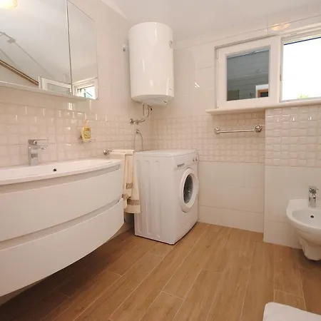 Gluic Apartment Kastela