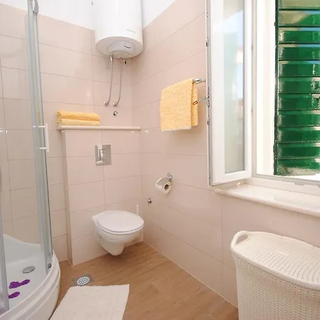 Apartment Gluic Kastela