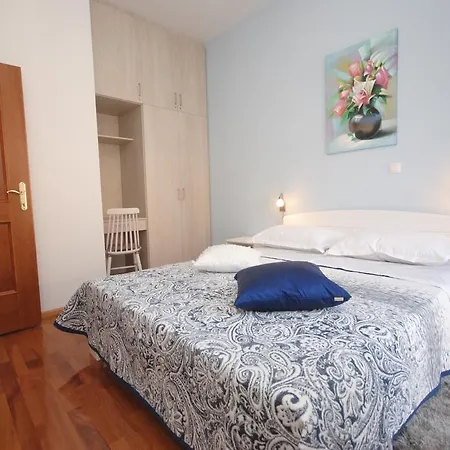 Gluic Apartment Kastela