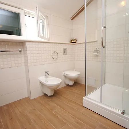 Gluic Apartment Kastela